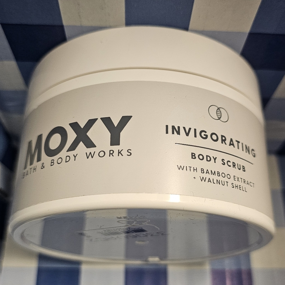Moxy Body Scrub